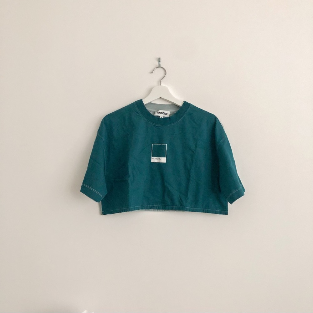 Pantone crop tee